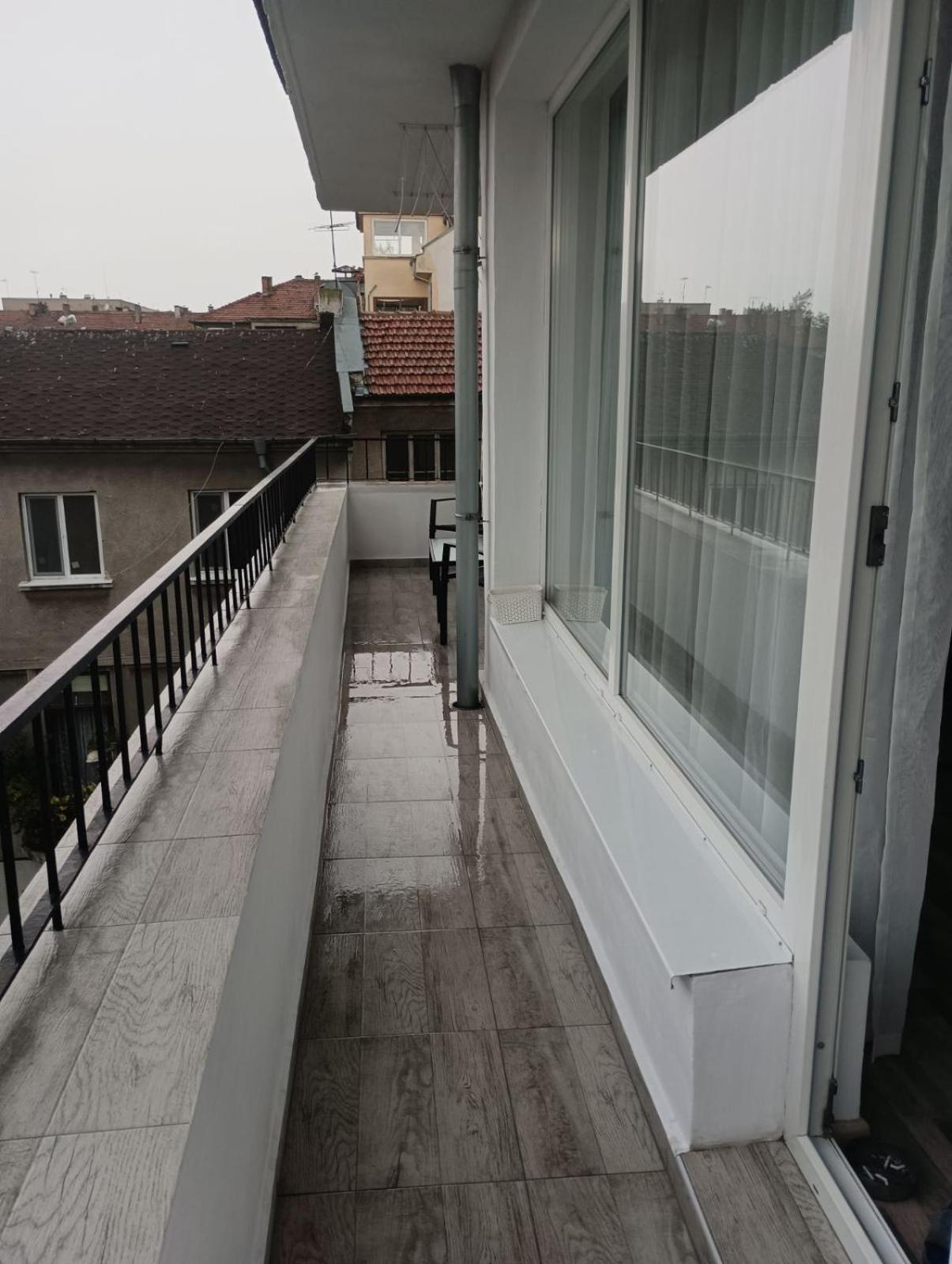 Yanakiev'S Central Apartment Burgas Esterno foto